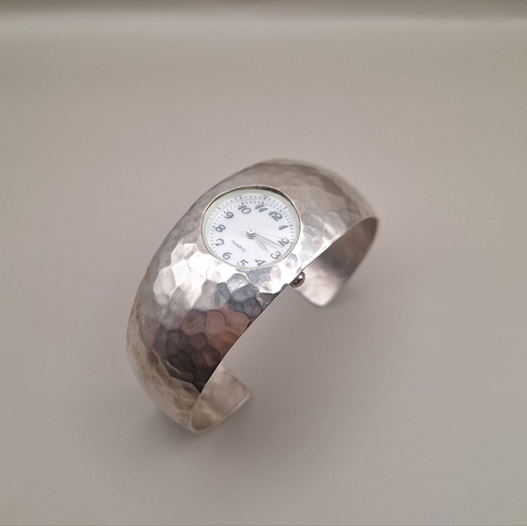 Douglas Etsitty Hammered Sterling Cuff Watch–VTG Navajo Artist Signed –6.5–6.75” - Picture 15 of 15